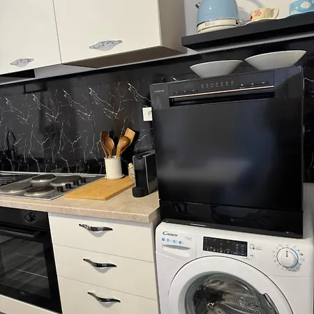 Laros Apartment Split