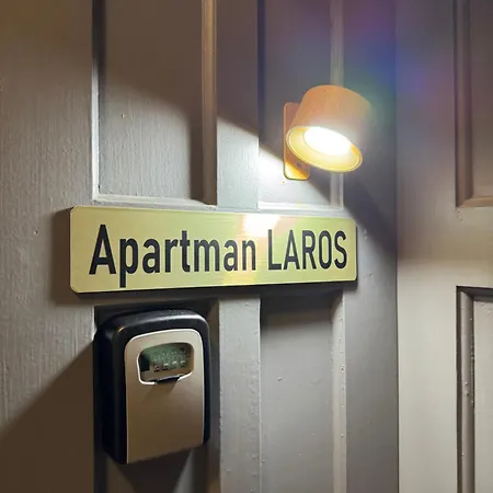 Apartman Laros *