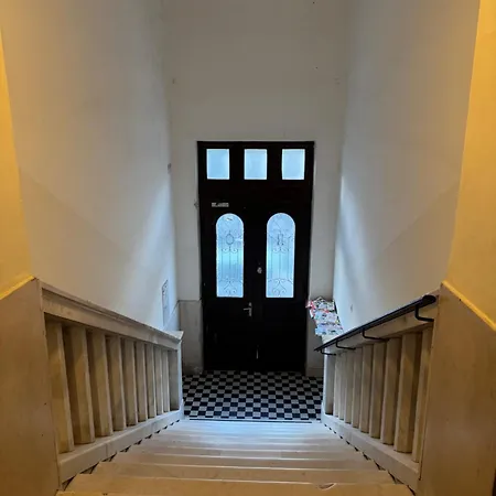 Laros Apartment Split