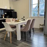 Apartament Laros