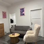 Apartament Laros