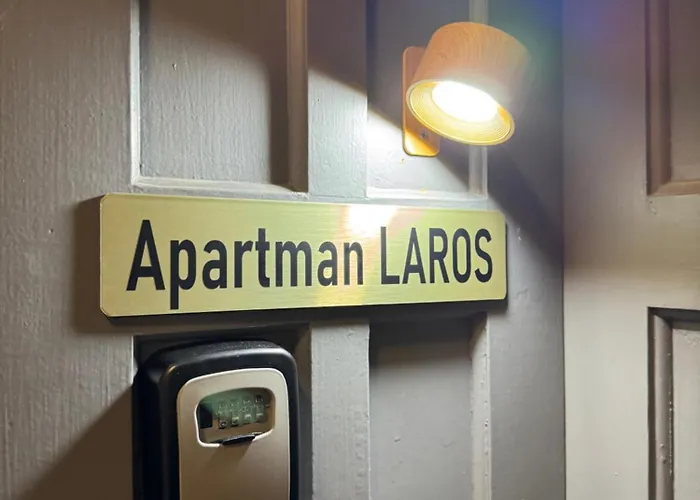 Apartman Laros *